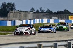 SRO_Sebring_0517_165704_99204_FH-Custom
